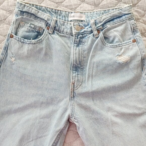 Zara Faded Look Distressed Jeans - Picture 2 of 6